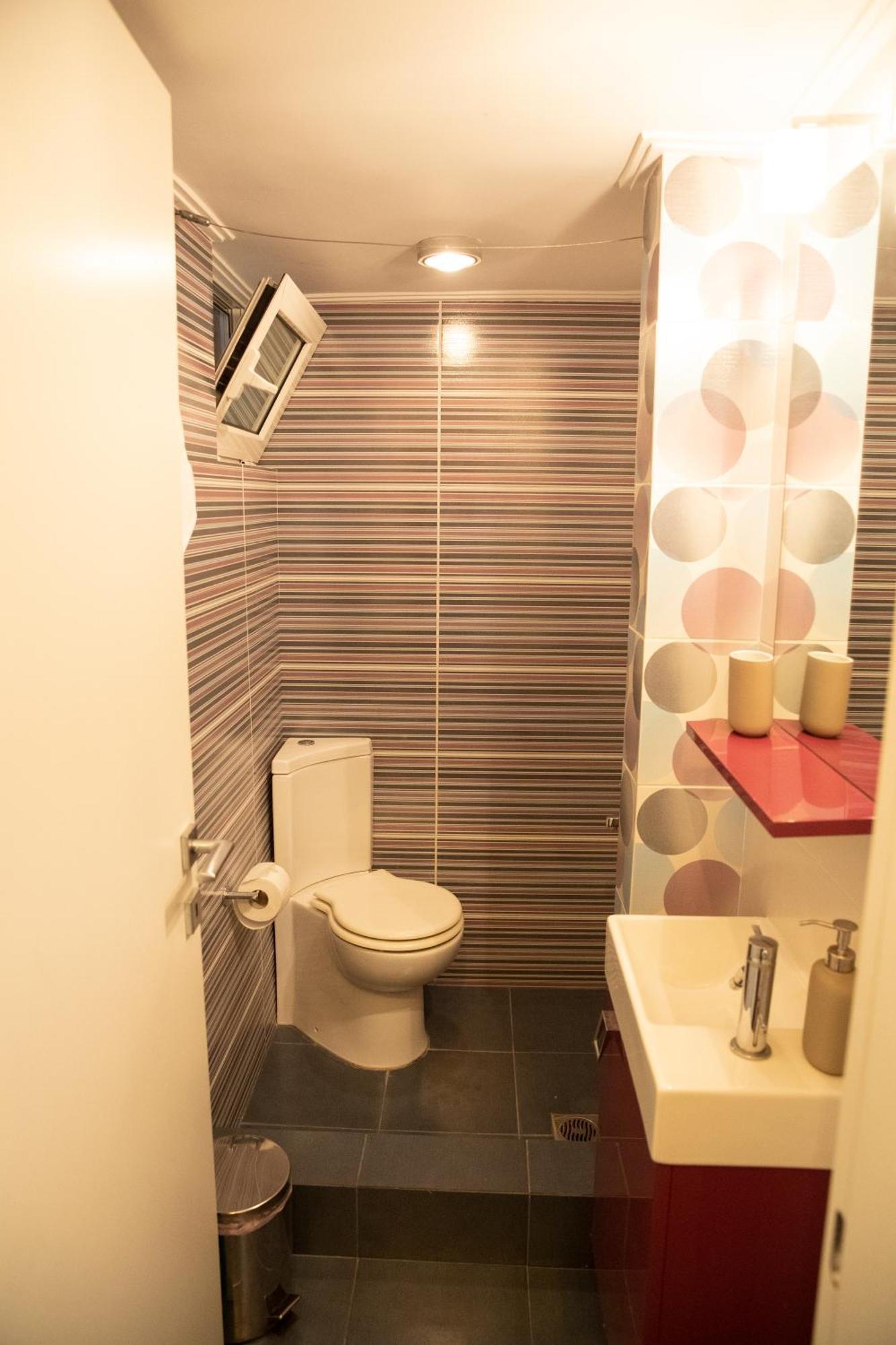Spacious Glyfada Golf 4br -near + Shops Apartment *