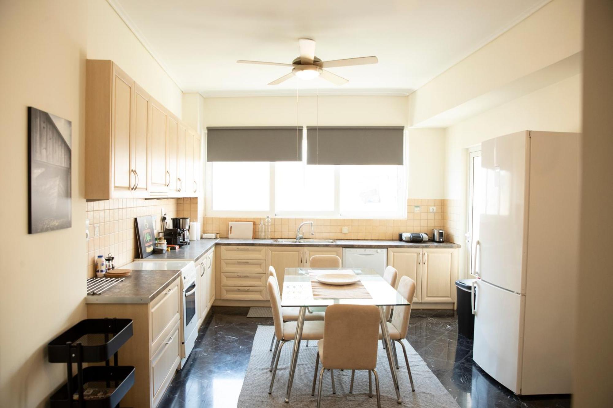 Spacious Glyfada Golf 4br -near + Shops Apartment *