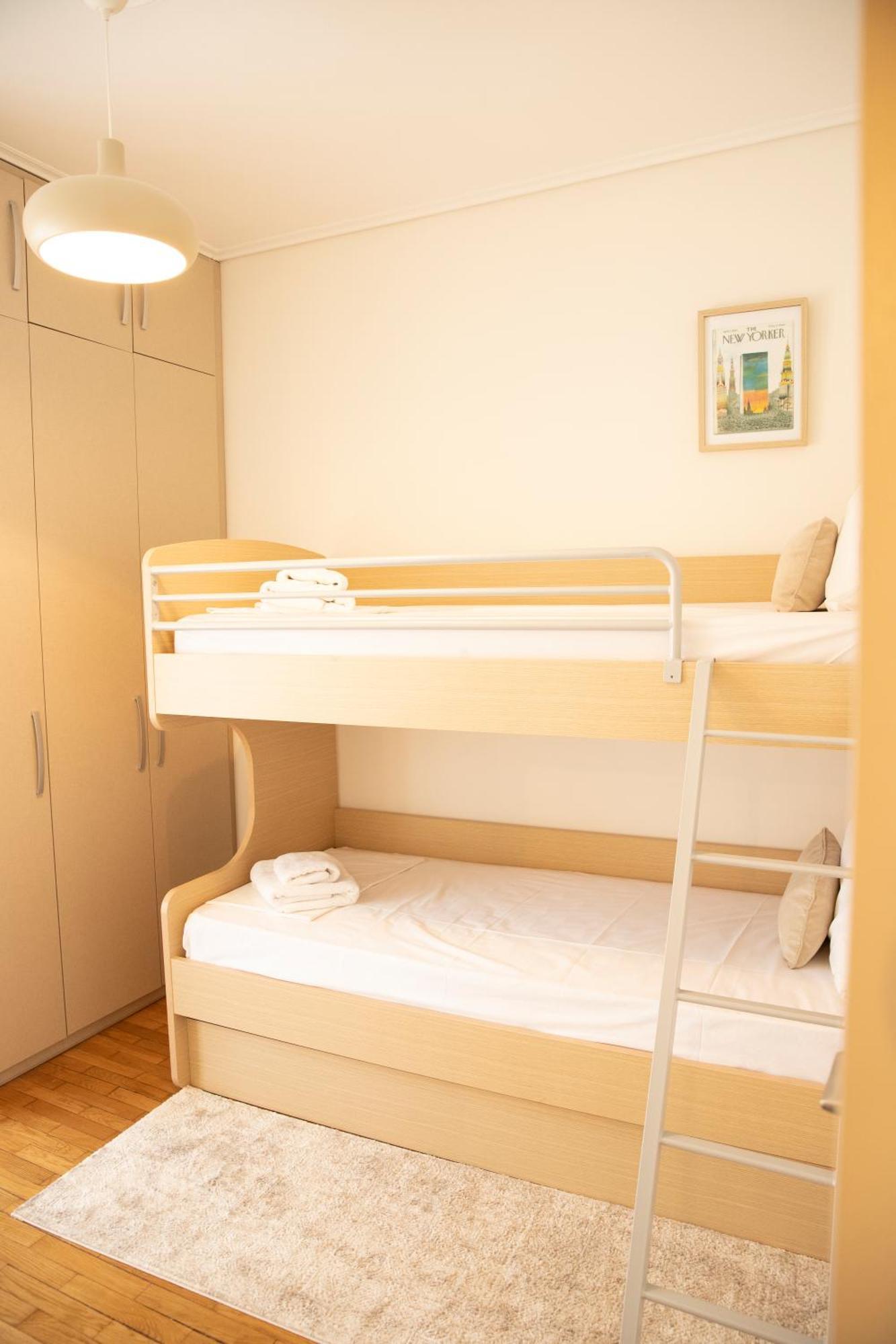 Spacious Glyfada Golf 4br -near + Shops Apartment Athens