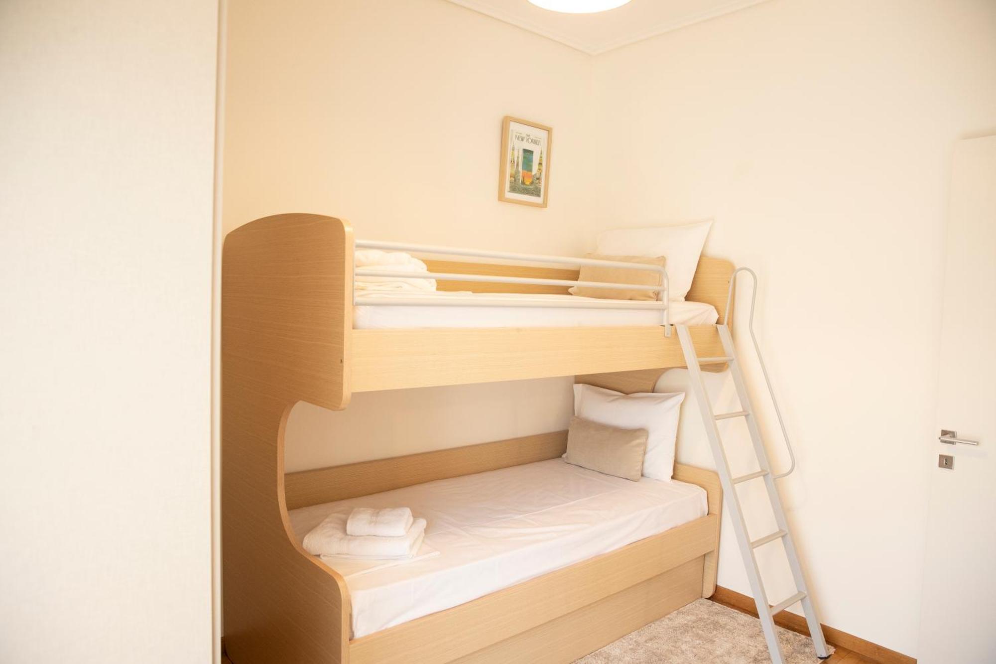 Spacious Glyfada Golf 4br -near + Shops Athens