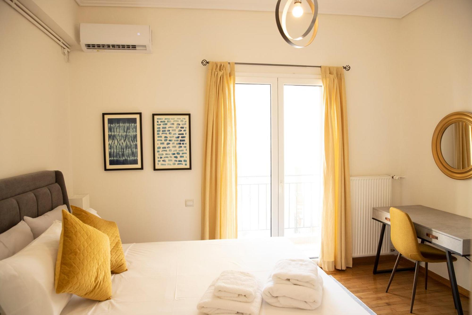 Apartment Spacious Glyfada Golf 4br -near + Shops Athens