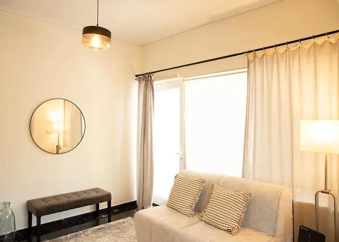 Spacious Glyfada Golf 4Br -Near Beach + Shops